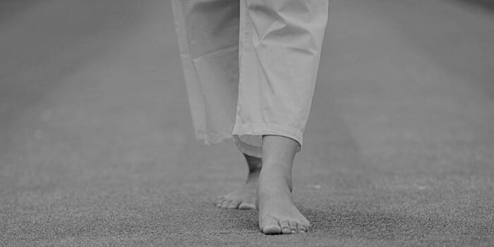 Does Walking Meditation Work? 6 Benefits of Walking Meditation